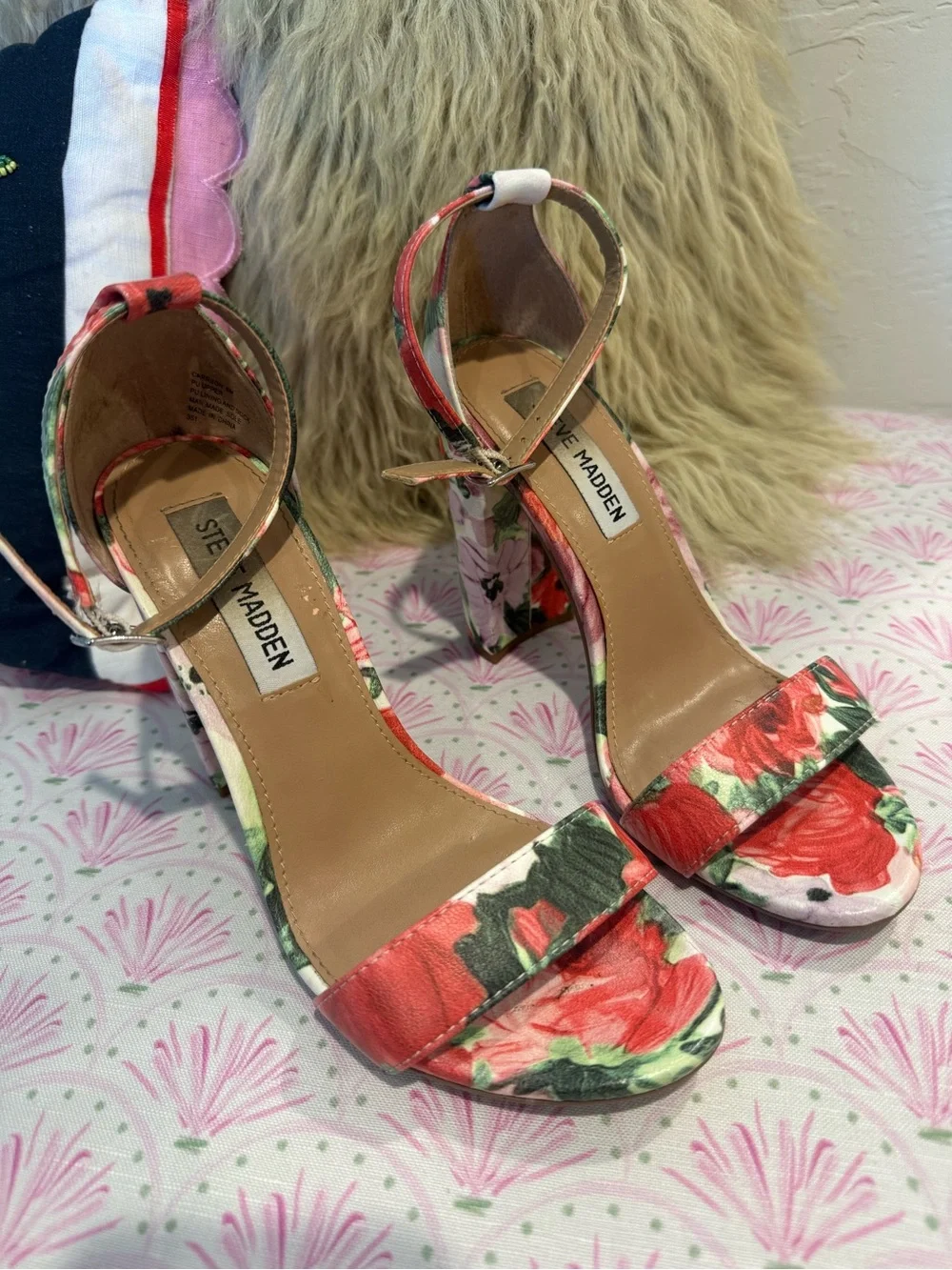 Steve Madden Carrson Sandals Floral Size 6